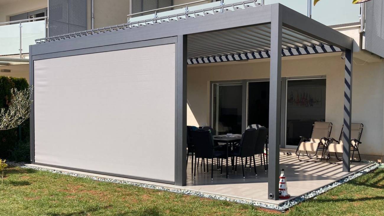 Pergola mit Zip-Screen rollo